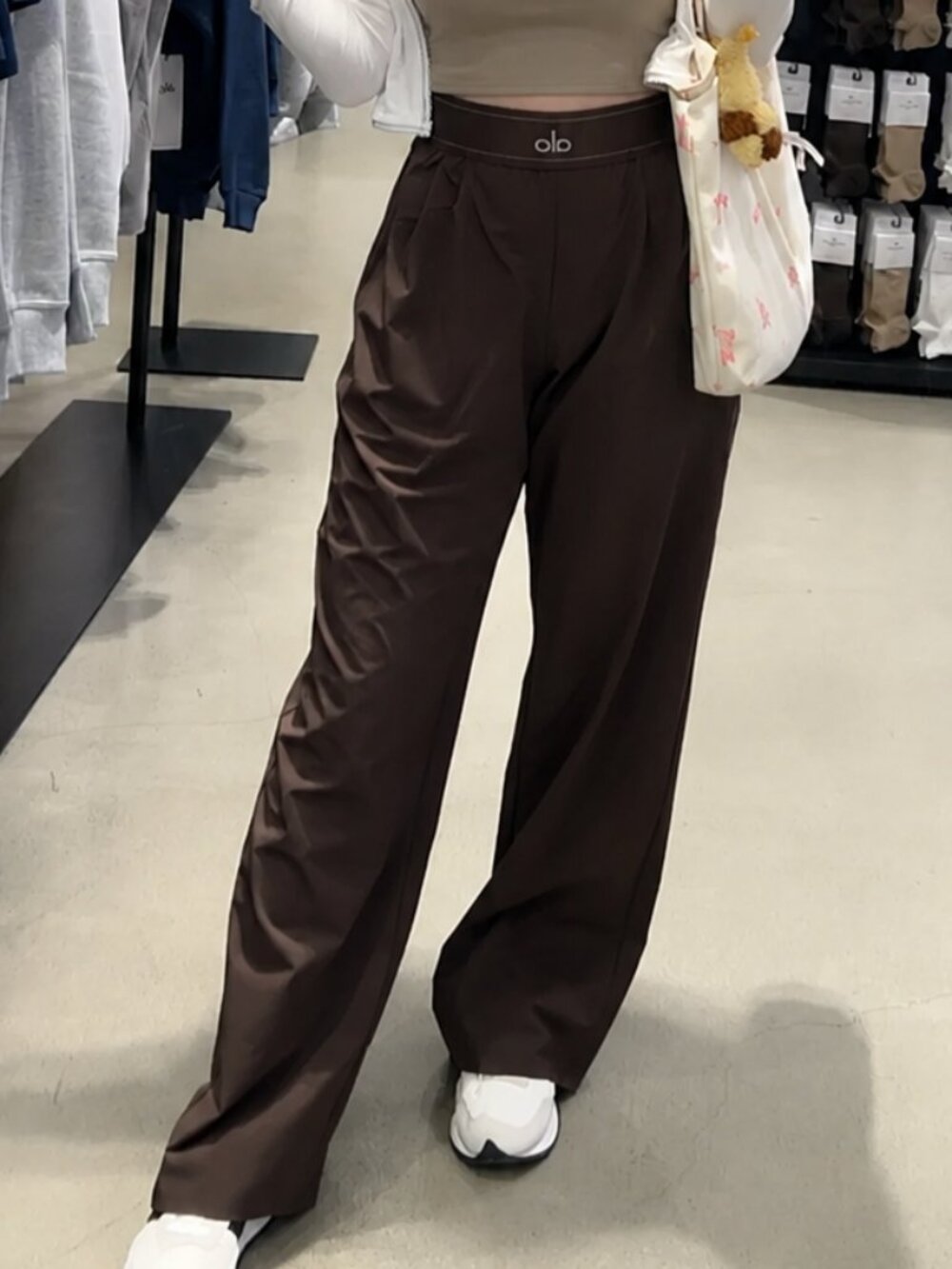 NWT Alo Yoga Suit Up Trouser Espresso Brown 🤎 Wide Leg Pants 30” Neutral Style
